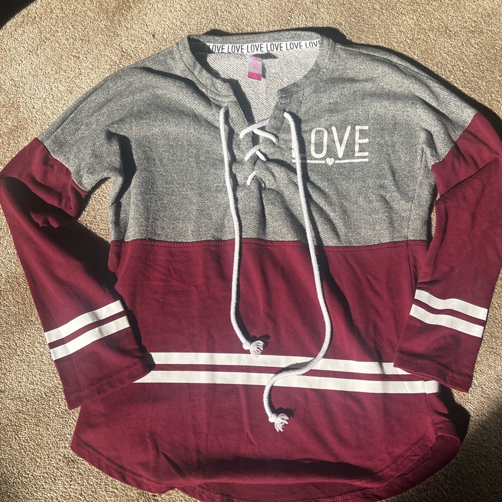 Light long sleeve sweatshirt